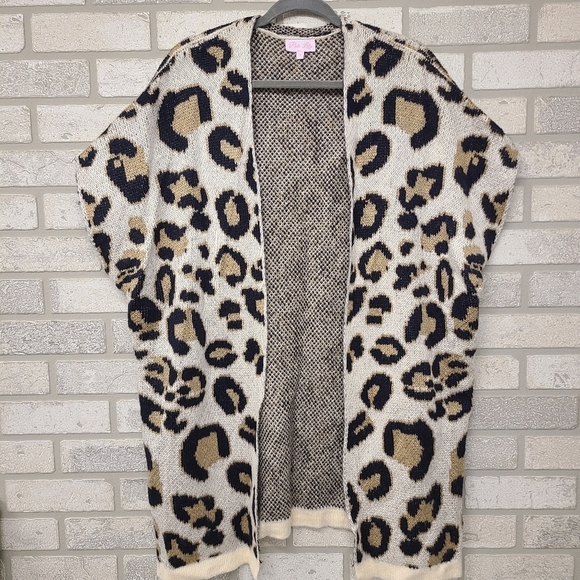 Pink Lily Sweaters - Pink Lily Leopard Print Short Dolman Sleeve Sweater Size Small